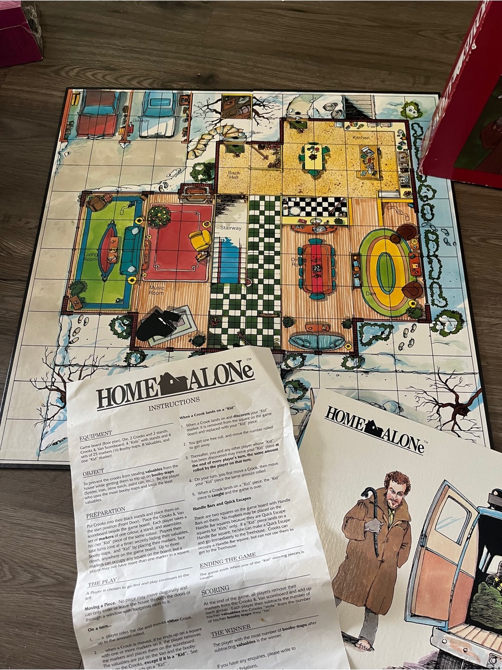 Home Alone Retro Board game family friendly based on movie - Picture 4 of 16